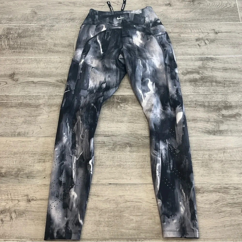 Nike DRI-FIT‎ Epic Luxe Mid-Rise 7/8 Running Legging DM7716-010 Black/Grey Sz XS